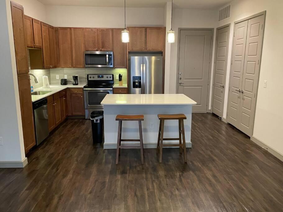 شقة هيوستن  في Downtown Living 1Br W/ Free Parking Garage المظهر الخارجي الصورة
