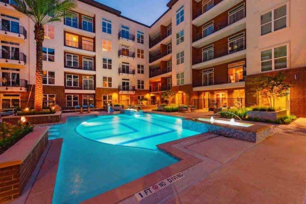 شقة هيوستن  في Downtown Living 1Br W/ Free Parking Garage المظهر الخارجي الصورة