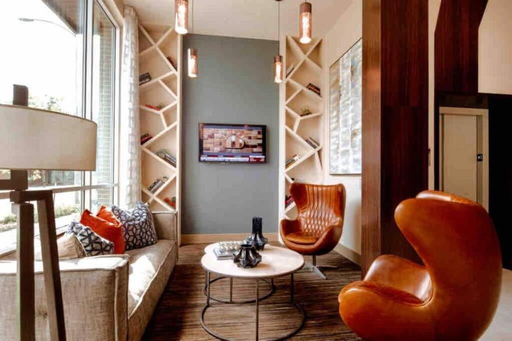 شقة هيوستن  في Downtown Living 1Br W/ Free Parking Garage المظهر الخارجي الصورة
