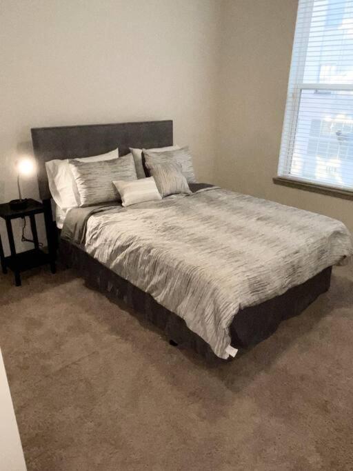 شقة هيوستن  في Downtown Living 1Br W/ Free Parking Garage المظهر الخارجي الصورة