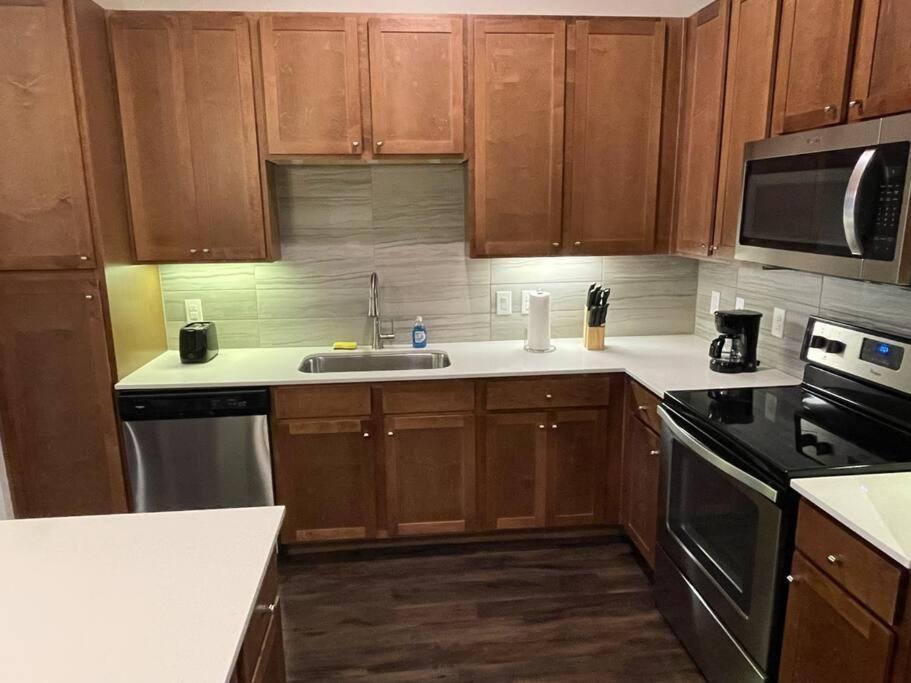 شقة هيوستن  في Downtown Living 1Br W/ Free Parking Garage المظهر الخارجي الصورة